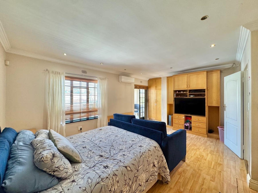 4 Bedroom Property for Sale in Zonnebloem Western Cape